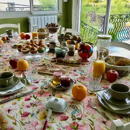 La Maison Du Bonheur Alojamento de Acomodação e Pequeno-almoço Milhac
