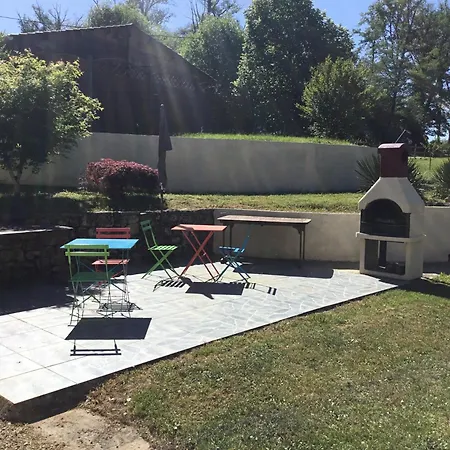 La Maison Du Bonheur Alojamento de Acomodação e Pequeno-almoço Milhac