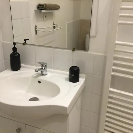 La Maison Du Bonheur Bed & Breakfast Milhac