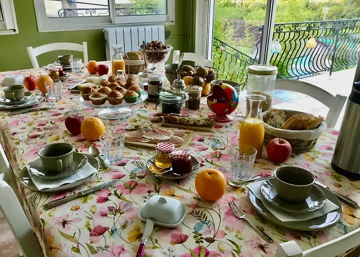 La Maison Du Bonheur Frühstückspension Milhac