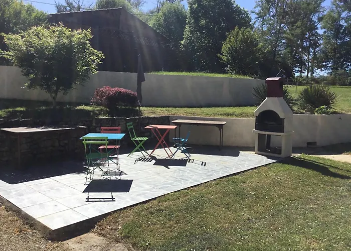 La Maison Du Bonheur Frühstückspension Milhac